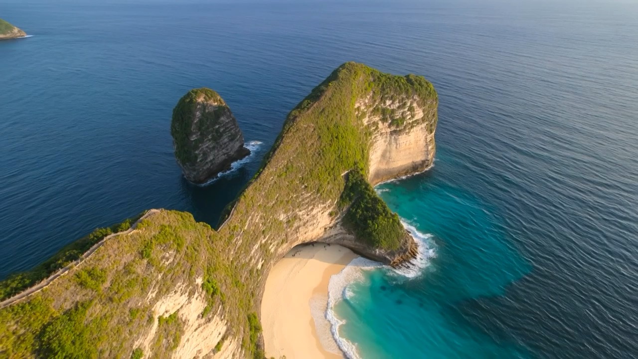 Kelingking Beach cliff on Nusa Penida